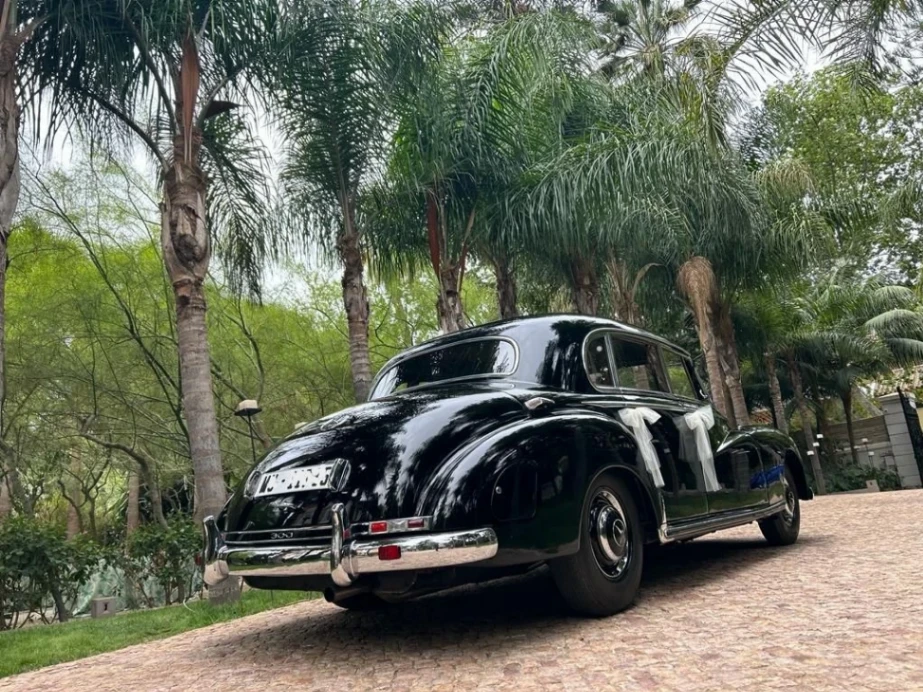 Mercedes-Benz 300 “Adenauer” –  de 1954